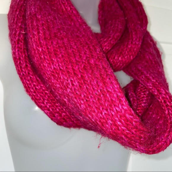 Red Pink Knit Infinity Scarf Winter Fall Warm - Picture 5 of 8